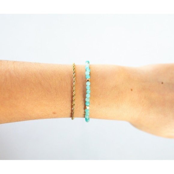 Bracelet BEAUTIFUL Vibrant color gemstone beaded bracelet Amazonite gift for her - Picture 2 of 12